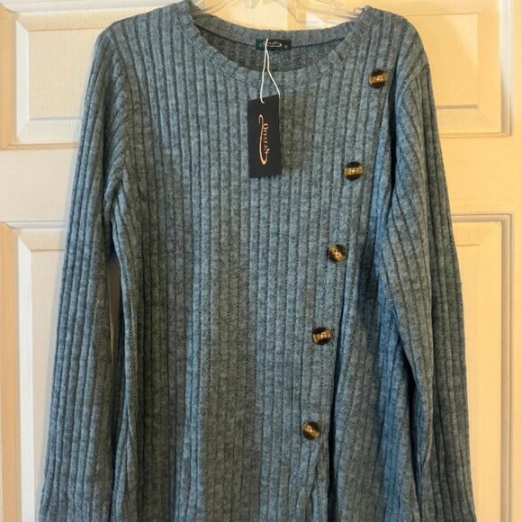 Sweater - Picture 1 of 2